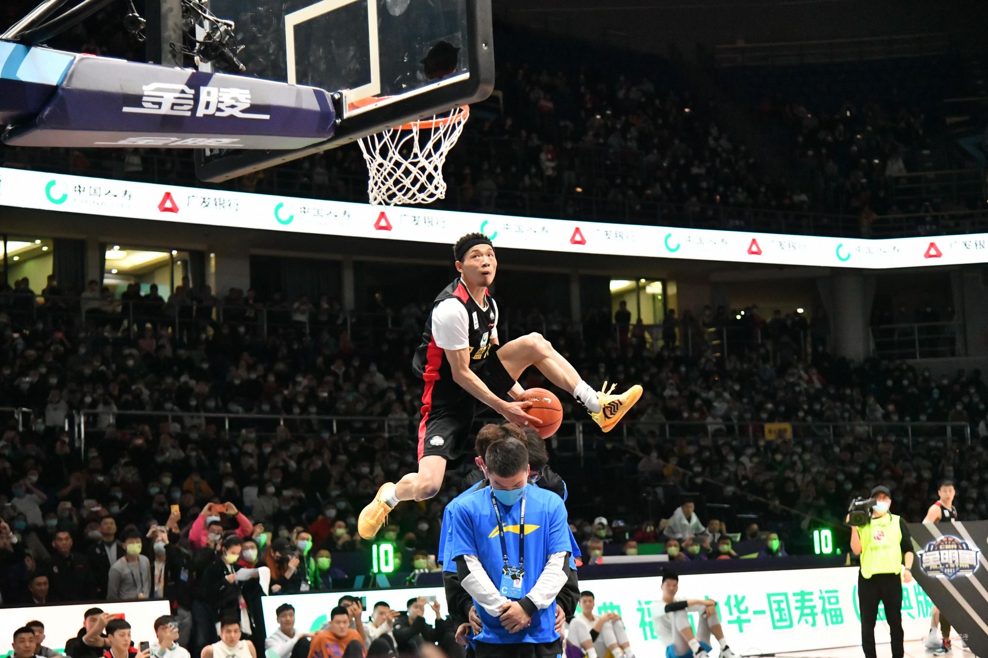 而球队的快 而球队的快