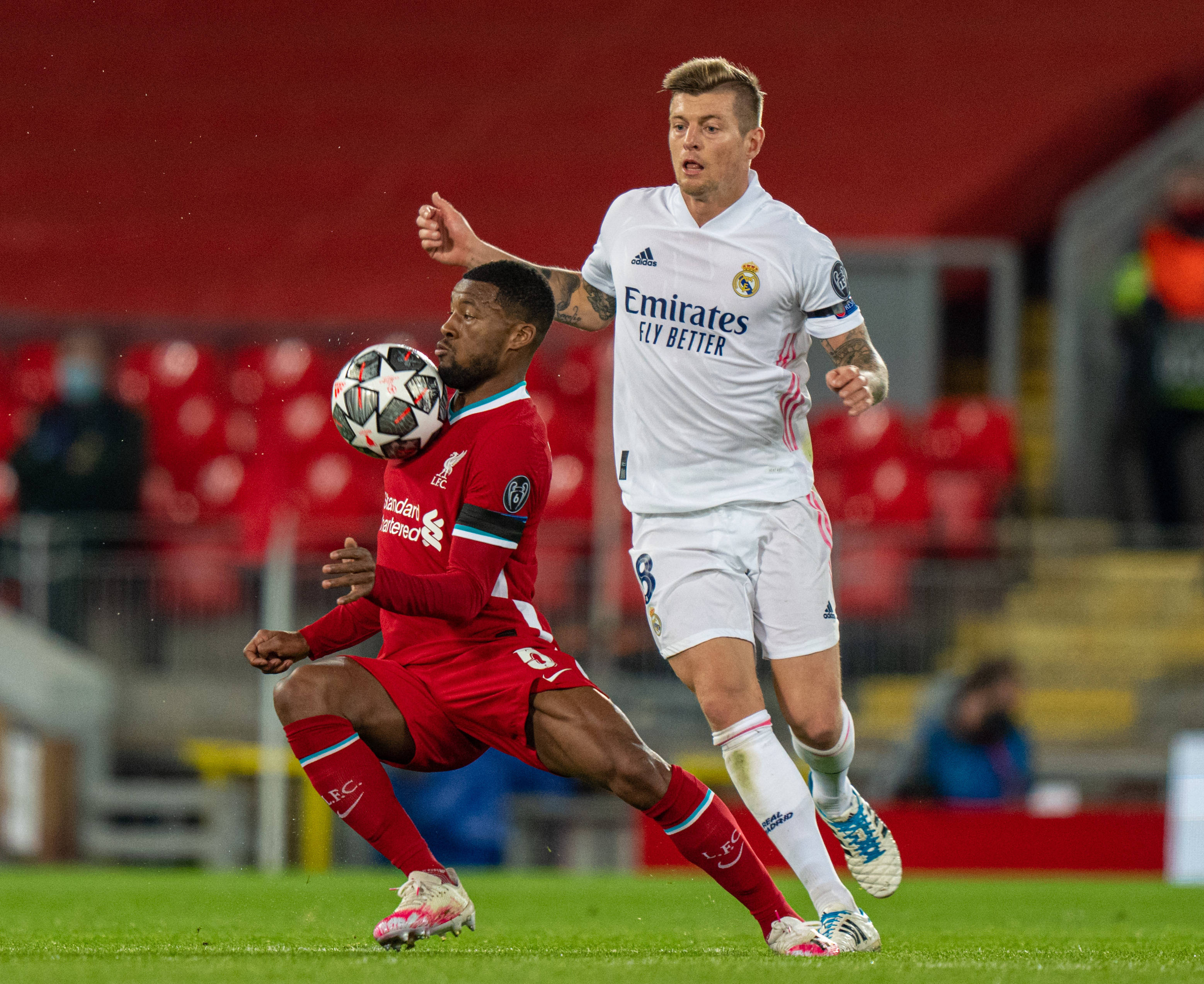 置在围栏之 置在围栏之